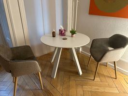 Hochwertiger runder designer Esstisch  modern & robust