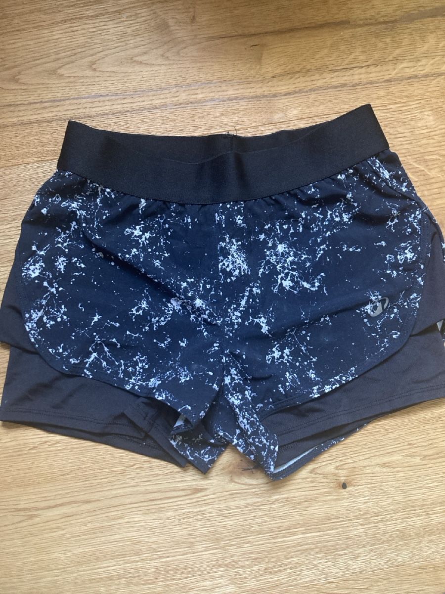 Decathlon Pantalons: Sporthose ca. 134 – D'occasion à Bauma par ladygaby