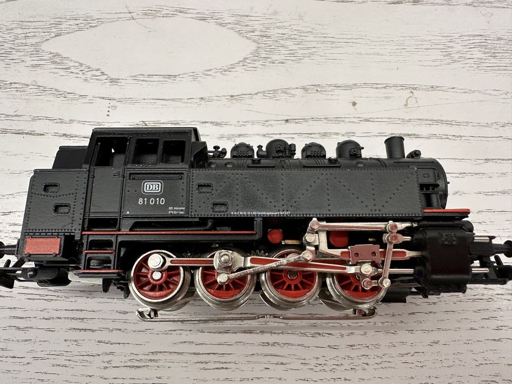 Märklin Trains électriques: Märklin 3031 DB BR 81 – D'occasion à Lupsingen par New-Haven 3