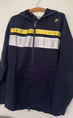 Nike Jacke mit Kapuze Grösse M