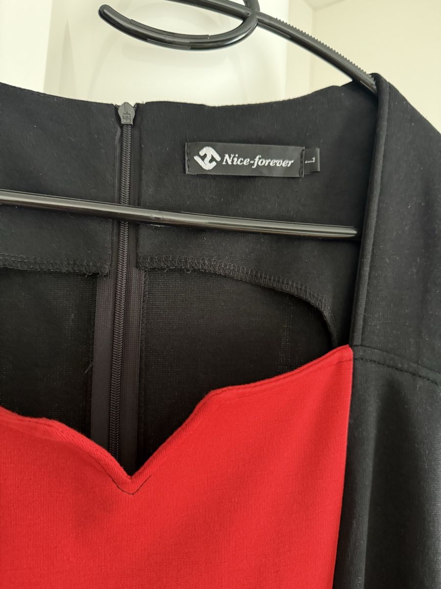 Robes: Figurbetontes schönes Kleid – D'occasion à Steinhausen par lagune1959 2