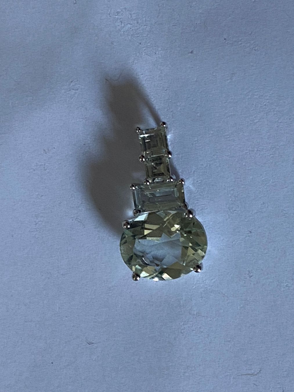 Ciondoli: Gold Anhänger amethyst hell grün – Nuovo (secondo la descrizione) da Liestal venduto da marieugenia 1