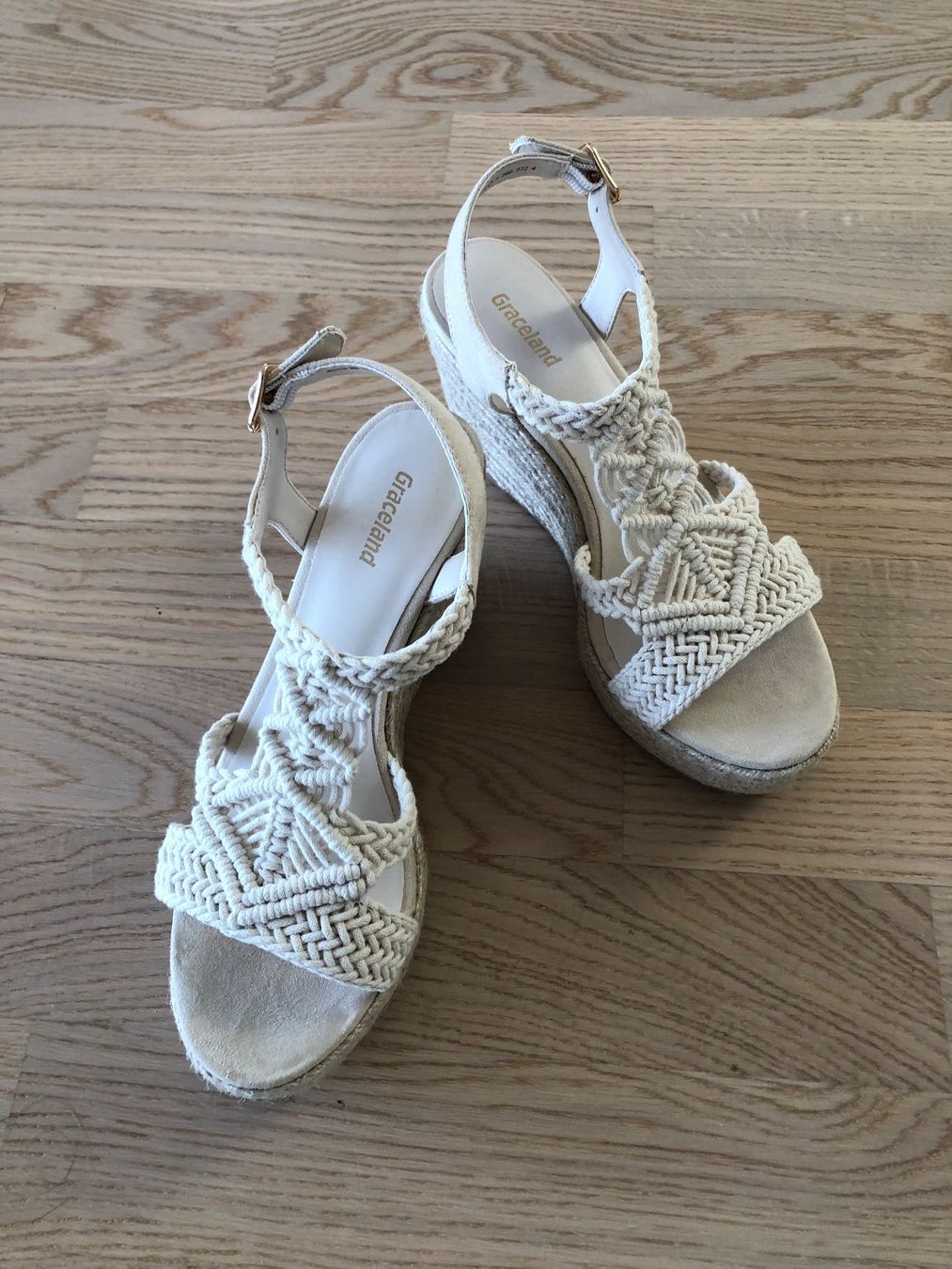 Graceland Chaussures femmes: Sandalen mit Keilabsatz beige Gr. 37 – Neuf (Voir description) à Zürich par sel_w5sd 1
