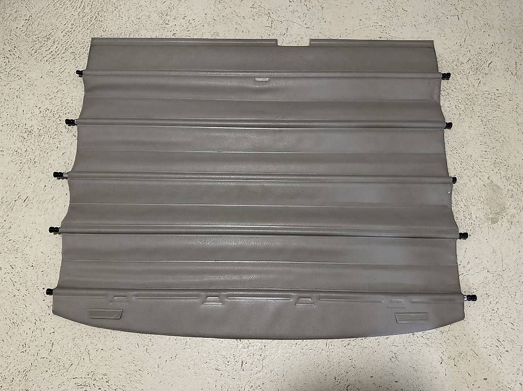 Volkswagen Alle Autoersatzteile: Kofferraumabdeckung Laderaumabdeckung VW Golf 3 Variant – Gebraucht aus Egg b. Zürich von oli_9gsq 1