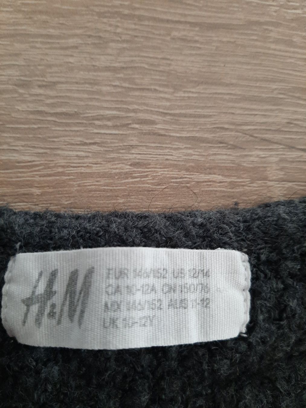 H&M Pulls et sweat-shirts: Pullover grau Gr. 146/152 – D'occasion à Menziken par Rien1 1