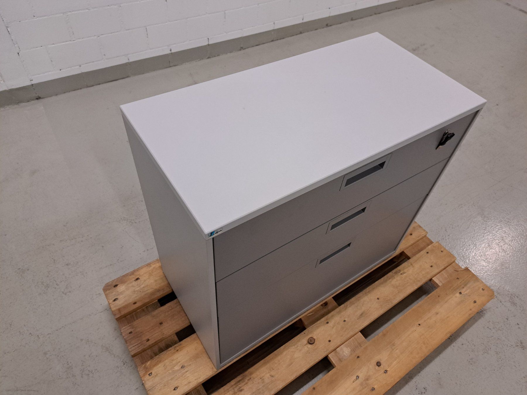 Lista Schränke: Sideboard Lista Office mit Schubladen grau – Gebraucht aus Embrach von lichttechnik 5