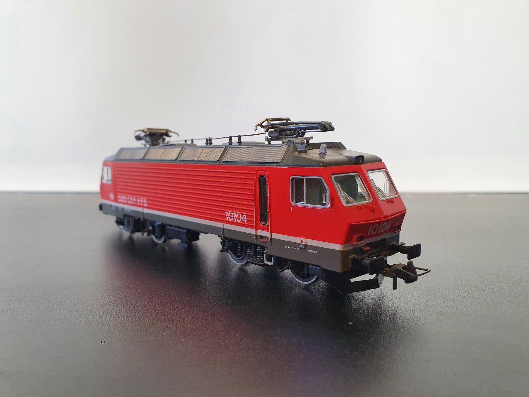 Roco Modellini di ferrovie: ROCO:DC: SBB Re 4/4IV ROT 10104 OVP – Usato da Biglen venduto da taunus82 1