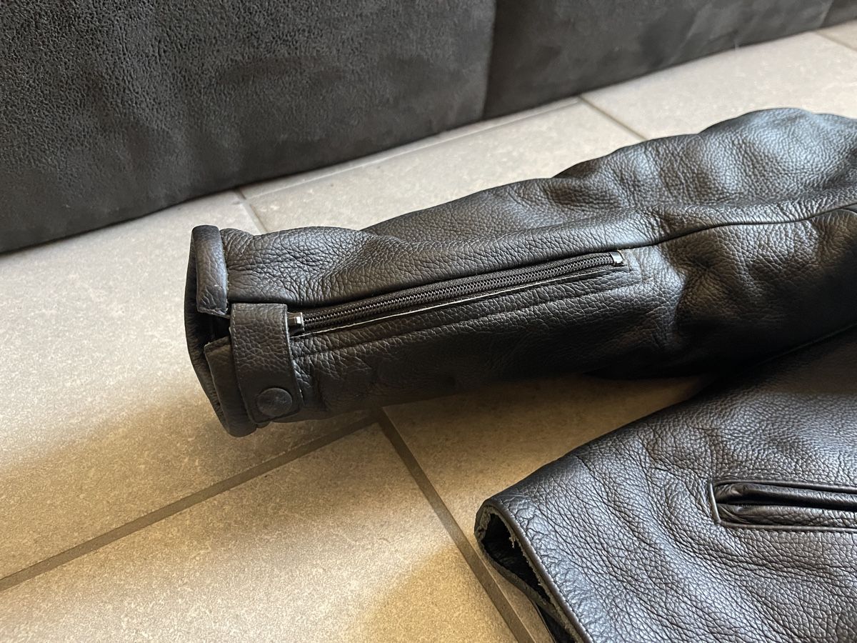 IXS Lots de vêtements: 2-teilige iXS Motorrad-Lederkombi – D'occasion à Unterseen par Leopuston 9