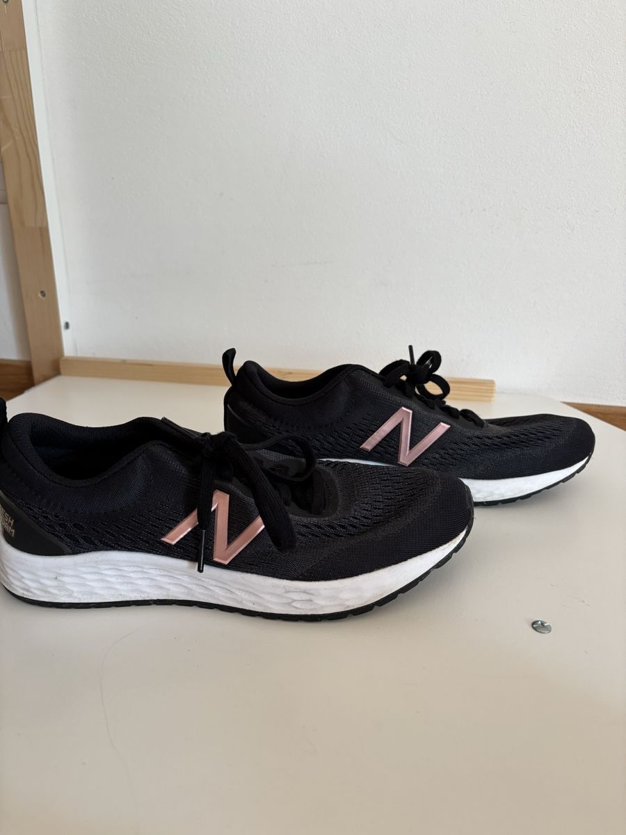 Scarpe da donna: New Balance Fresh Foam Schuhe – Nuovo (secondo la descrizione) da Winterthur venduto da sanneagasi