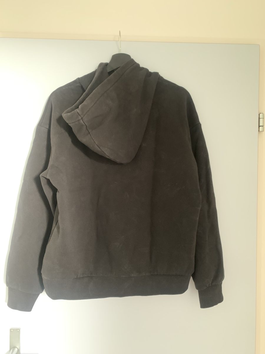 Pullover & Sweatshirts: Pullover mit Kapuze schwarz Grösse M gebraucht – Gebraucht aus Hellbühl von Michi_Schmid99 1