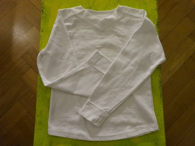 Nike Maglioni & Felpe: Leichter Nike Pullover **UNGETRAGEN** – Usato da Bern venduto da MarieBrocante