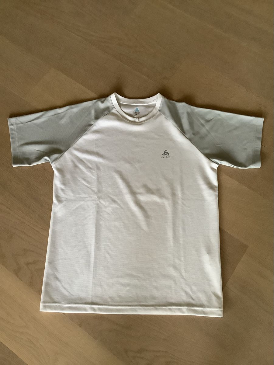 Odlo T-Shirts: Sportshirt Odlo, Gr. M, weiss/hellgrau – Gebraucht aus Cham von capalari