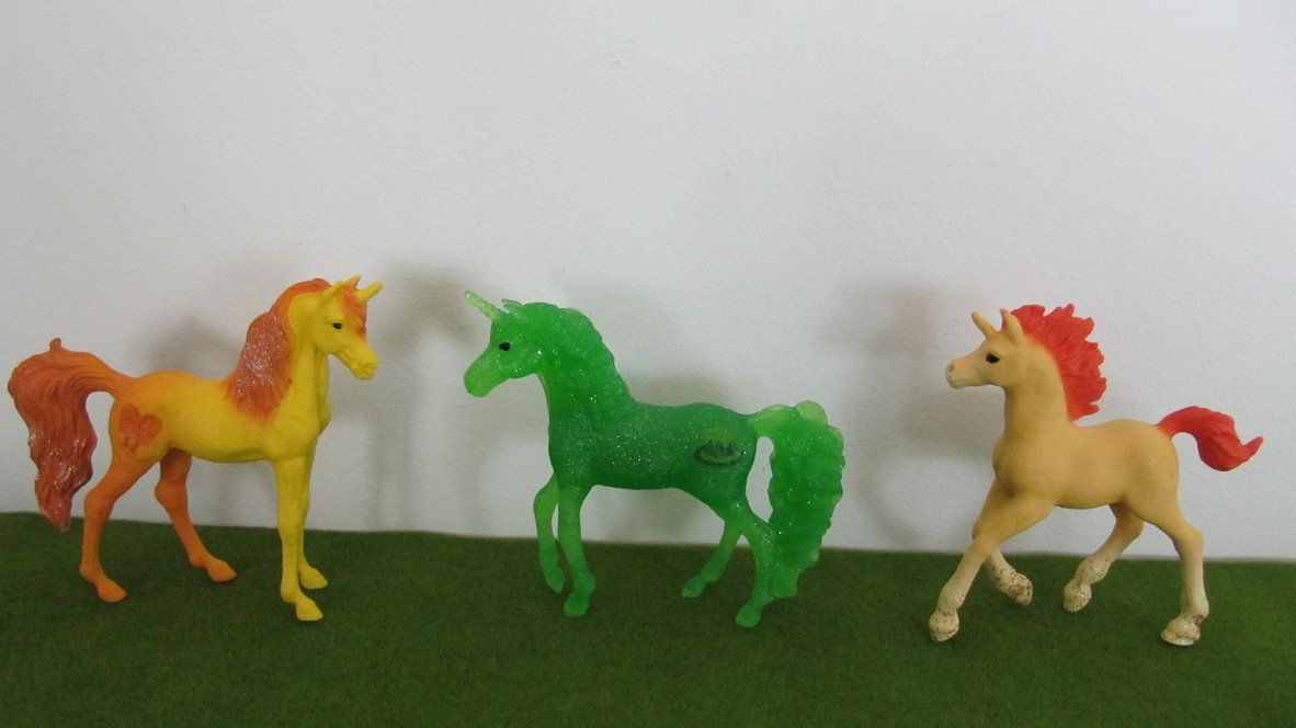 Schleich Spielzeuge: Schleich Einhorn Figuren Set – Gebraucht aus Brunnen von Kiwiland1 1