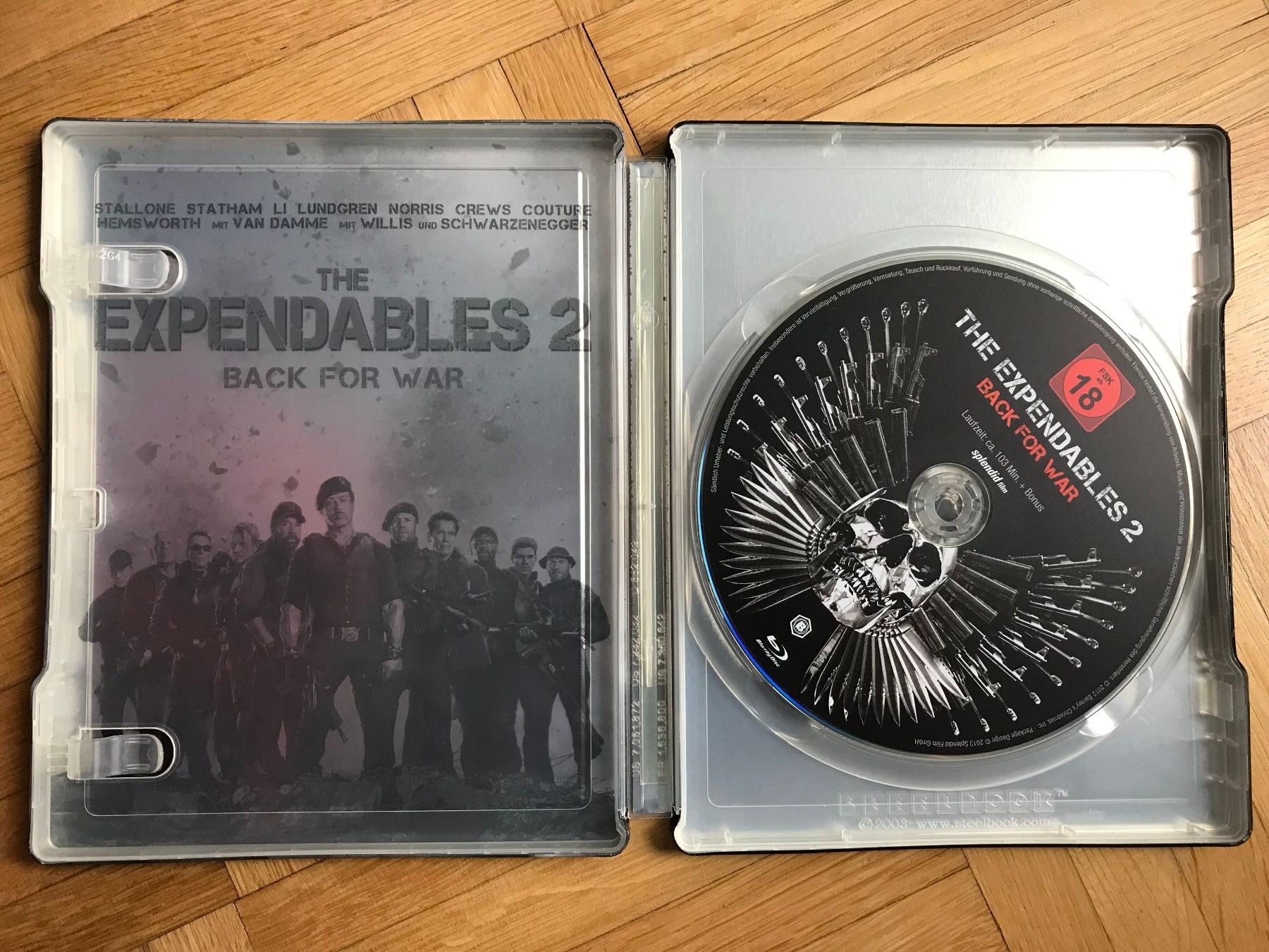 Tutti i DVDs: The Expendables 2 - Steelbook - Blu-ray – Nuovo (secondo la descrizione) da Zürich venduto da Malcom 1