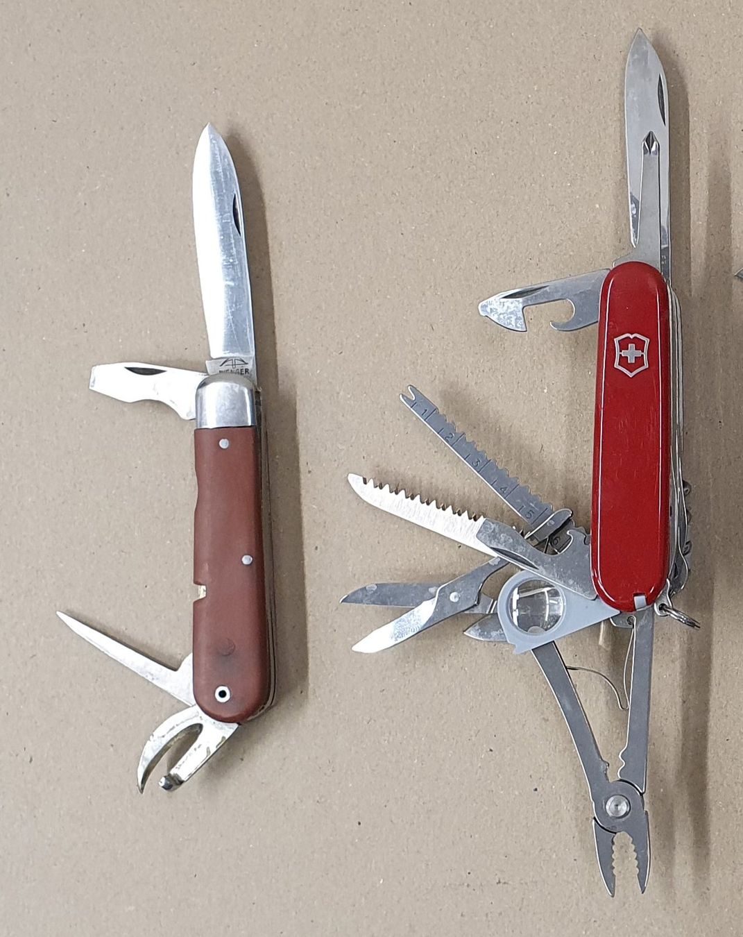 Victorinox Taschenmesser: 2 Sackmesser - Victorinox und Wenger – Gebraucht aus Kreuzlingen von Rschweiz1 8