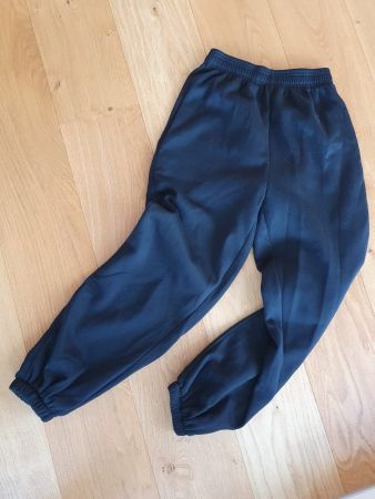 schwarze Trainerhose, Gr. S
