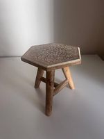 Blumen-Hocker / Holzschemel / Pflanzenständer