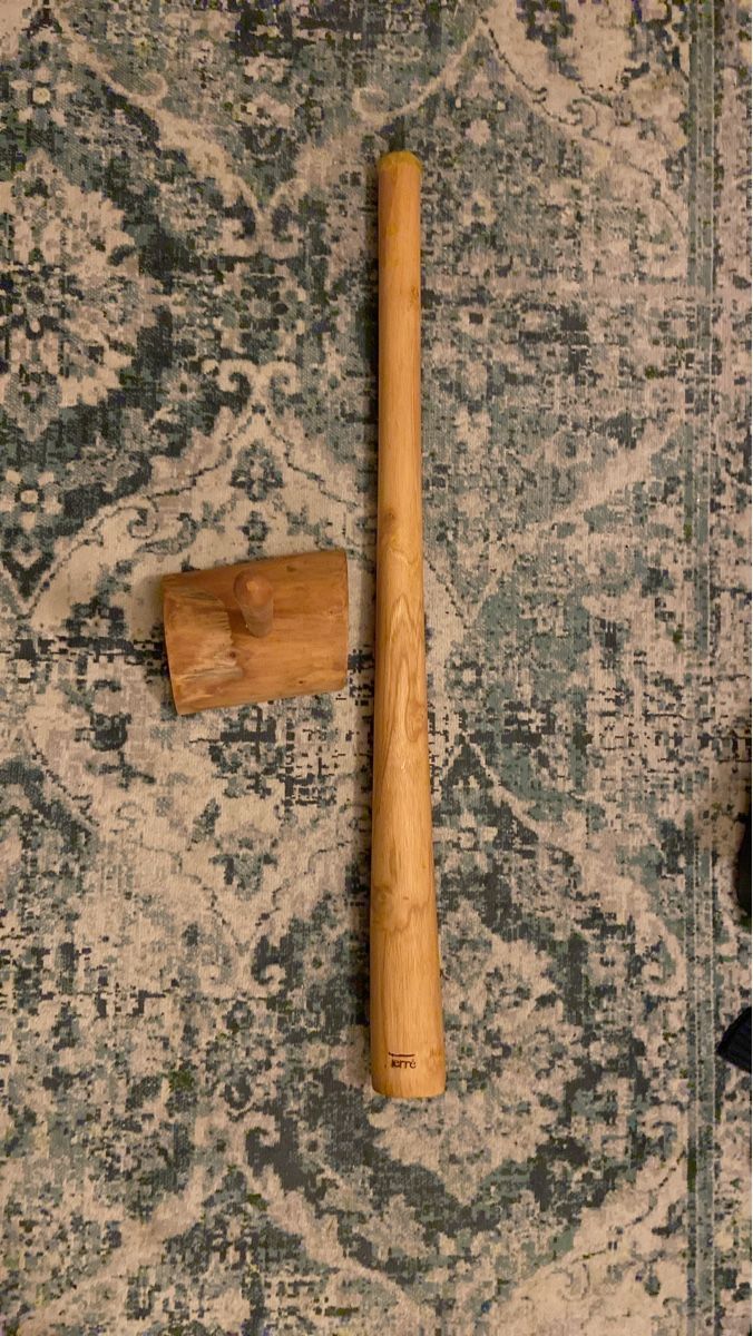 Strumenti musicali: Didgeridoo Tere inkl. Holzständer Teakholz – Usato da Ettingen venduto da LunariaMarket