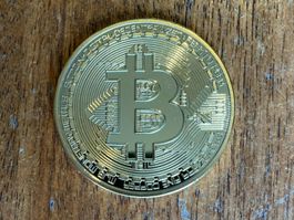 Bitcoin Gedenkmünze goldig NEU