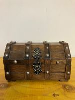 Vintage Schatulle Holz mit rotem Samt Einsatz gebraucht