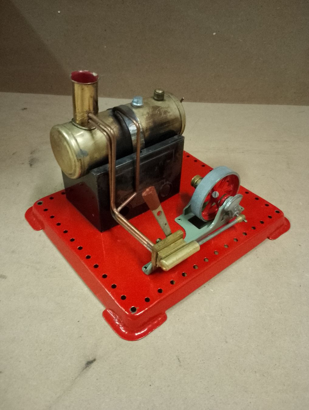 Mamod Kit di modellismo & Modellini statici: Dampfmaschine von Mamod – Usato da Safenwil venduto da dodgewc12