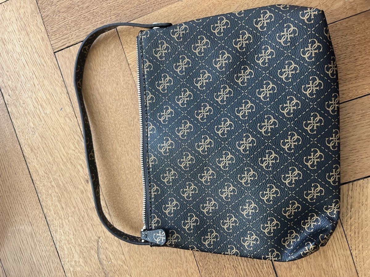 Guess Borse da donna: Schöne Guess Handtasche mit Muster – Usato da Thun venduto da bab_t79n 9