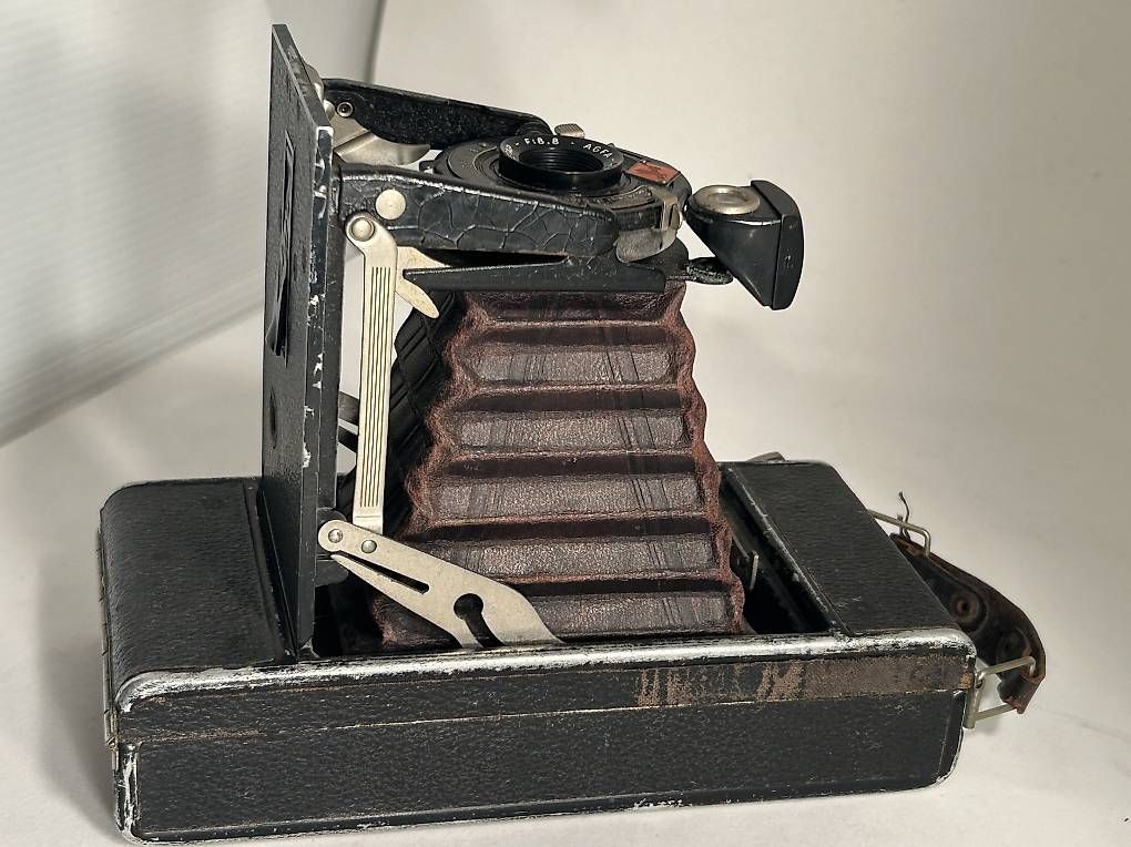 Fotocamera: fotocamera Agfa JGETAR 1930 a soffietto  – Usato da Cugnasco venduto da dilan1 1