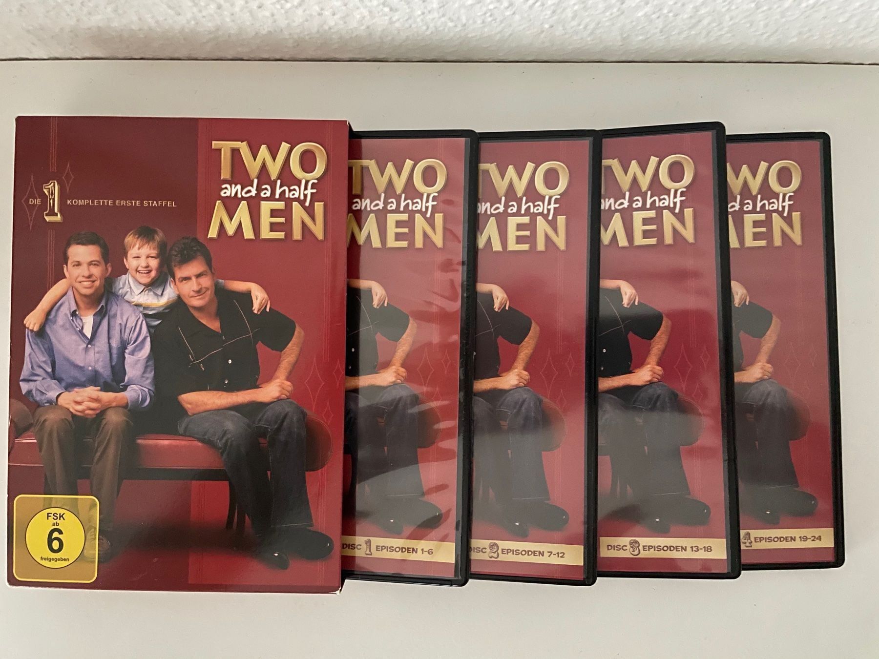 Tutti i DVDs: Two and a Half Men Season 1 – Nuovo (secondo la descrizione) da Riehen venduto da M.S.DVD 4