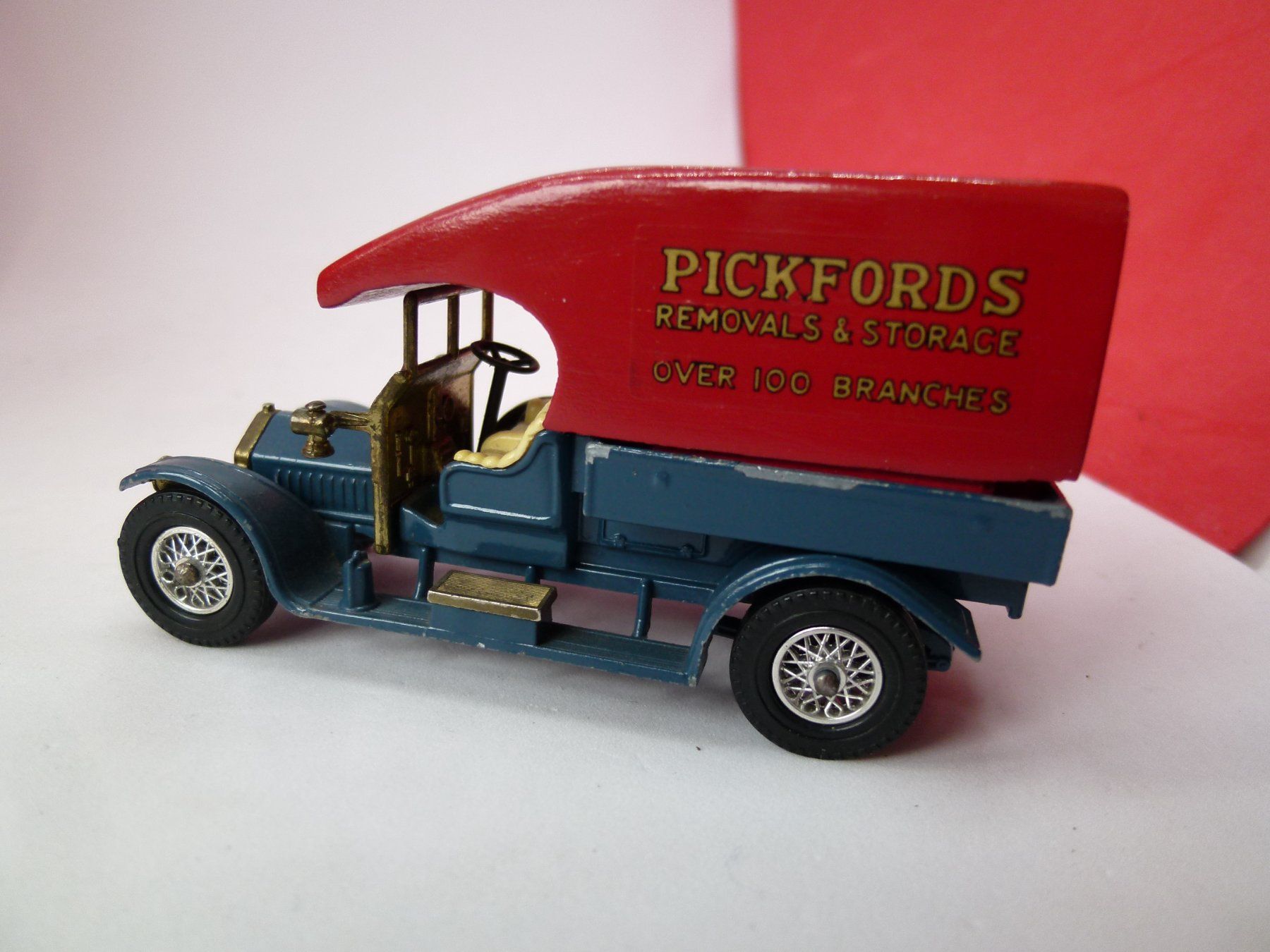 Matchbox Modellini d'auto: ab   5.-- Matchbox Yesteryear - PICKFORDS - Holz"dach" !! – Usato da Reiden venduto da alpina2