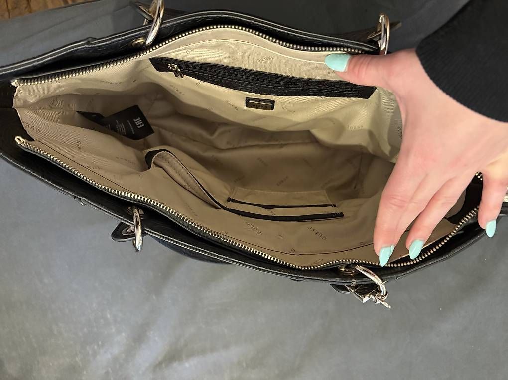 Borse da donna: Guess Handtasche – Usato da Münchenstein venduto da van_2jtc 1