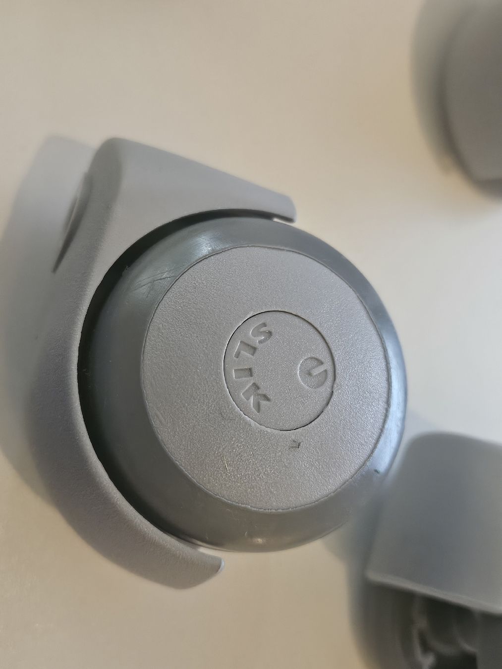 Altro per stoccaggio & trasporto: 4 Stk. SLIK Rollen / Räder Grau – Usato da Jonen venduto da Airspeed 2