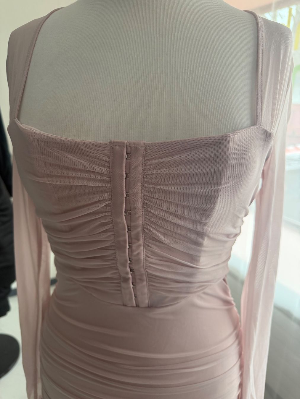 Guess Vestiti: NEUES GUESS MIDIKLEID ROSA GRÖSSE M – Nuovo (secondo la descrizione) da Arch venduto da ellaisa84 4