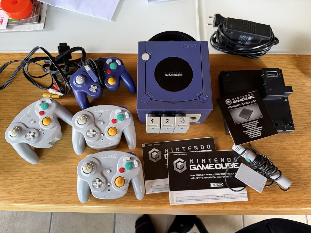 Nintendo Console: Gamecube mit Gameboy adapter 4 controller – Usato da Wolfwil venduto da net_cg5m