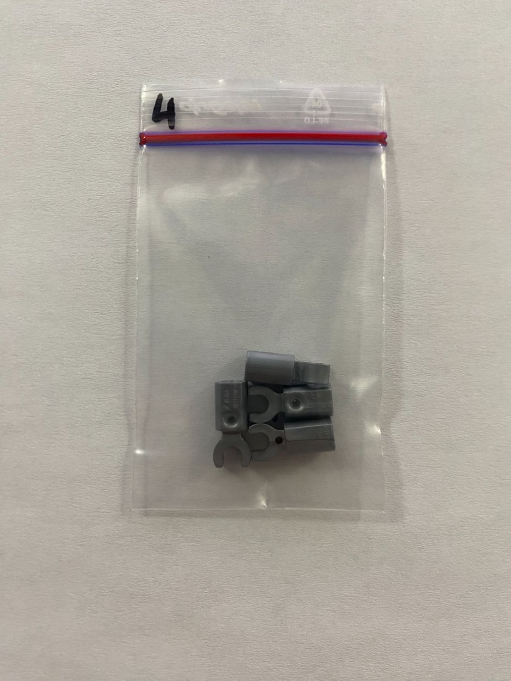 Lego Giocattoli: Lego Flat Silver Bar Holder with Clip 4 Stück – Nuovo (secondo la descrizione) da Weingarten-Kalthäusern venduto da McGmavlo 1