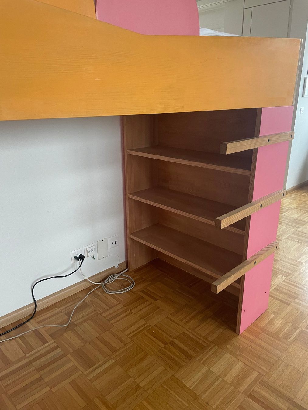 Letti: Hochbett mit farbigen Akzenten – Usato da Basel venduto da loi_7w5f 2