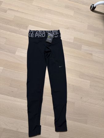 Nike Pro Leggings schwarz Tight Fit neu
