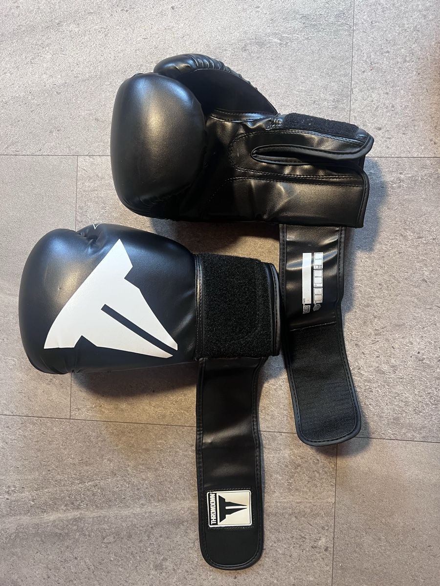 Gants & mitaines : Boxhandschuhe Throwdown 10oz – D'occasion à Pfäffikon SZ par Gschmois26 2