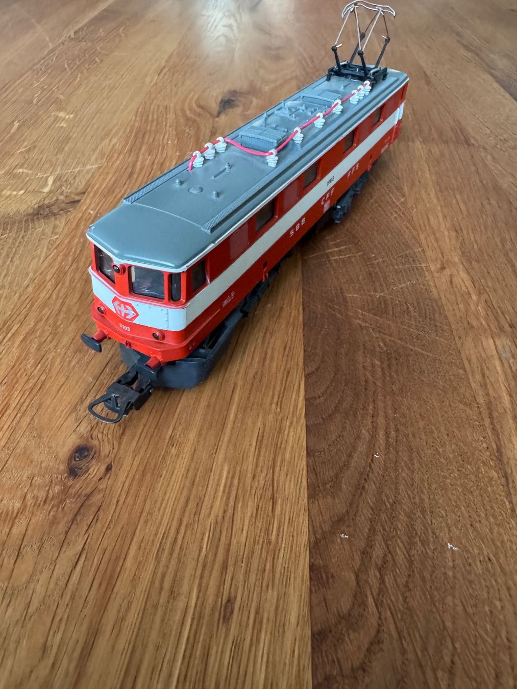 Modellini di ferrovie: SBB Swiss Express HO – Usato da Frauenfeld venduto da mani.s 2