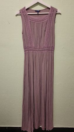 Sommerliches Maxikleid mit Spitze, Grösse M, Top Zustand!