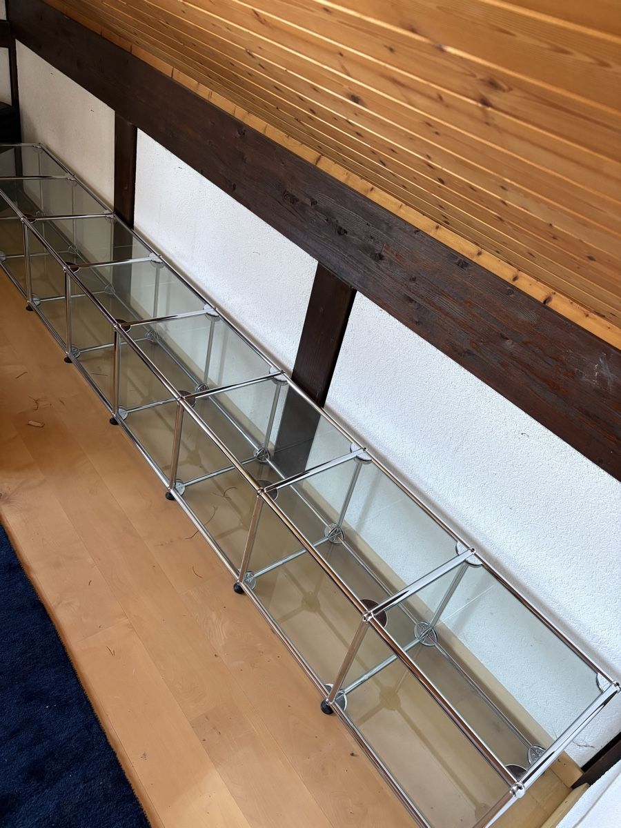 USM Scaffali: USM‑Haller Sideboard, 8 Elemente mit Rückwand – Usato da Lengnau AG venduto da tuesday7777
