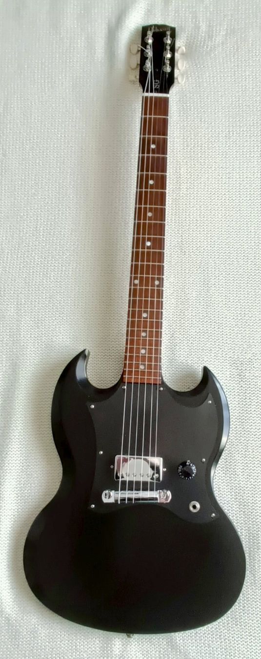 Gibson Strumenti musicali: GIBSON SG Melody Maker 2011 Black – Usato da Luzern venduto da cryptonic79