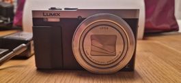 Panasonic Lumix DMC-TZ71 Wi-Fi Digitalkamera mit Zubehör!