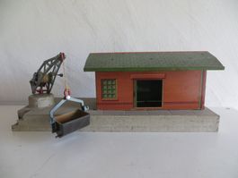 Hornby Spur 0: Güterschuppen mit Kran, Litho, ohne OVP