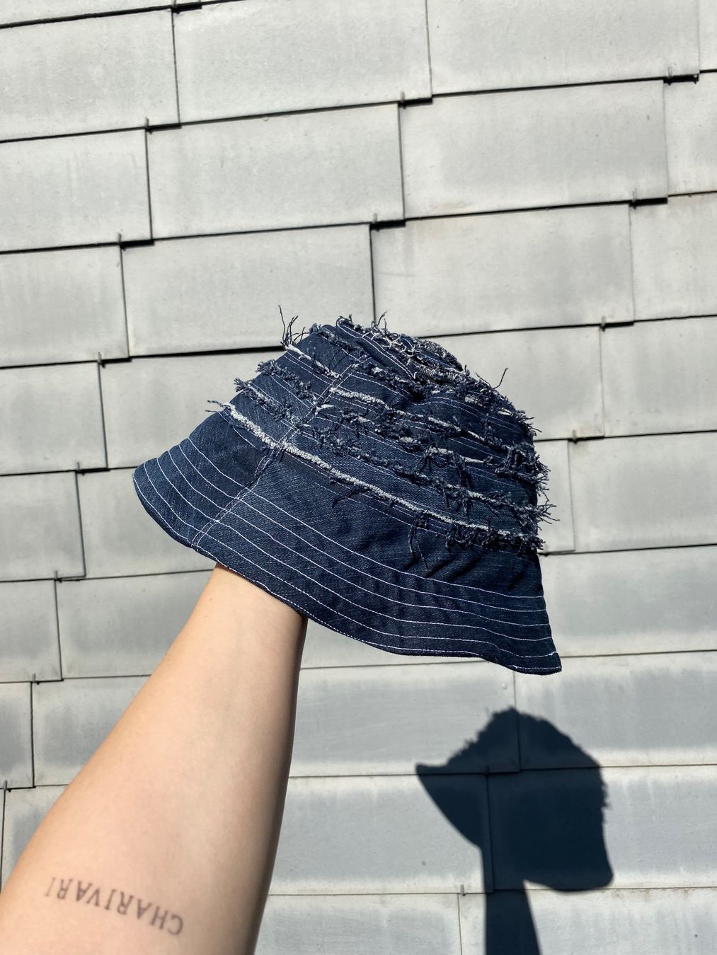 Chapeaux, bonnets & casquettes: Stylischer Jeans Hut Bucket Hat Einheitsgrösse Sommerhut – Neuf avec emballage d'origine à lommis par inf_thv8 2
