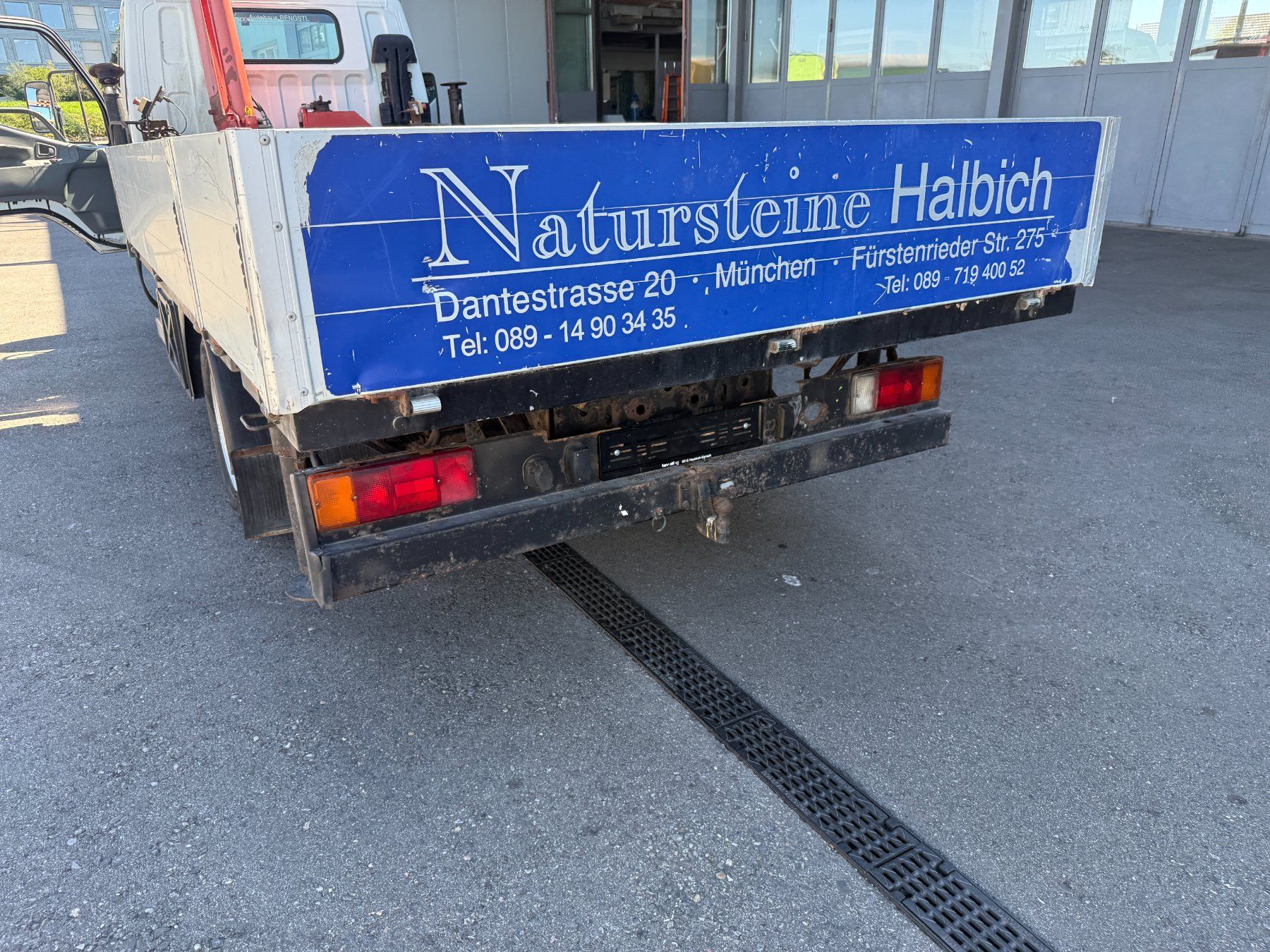 Mitsubishi Veicoli commerciali: Mitsubishi Canter mit Kran – Usato da Neukirch (Egnach) venduto da Hanag1 4