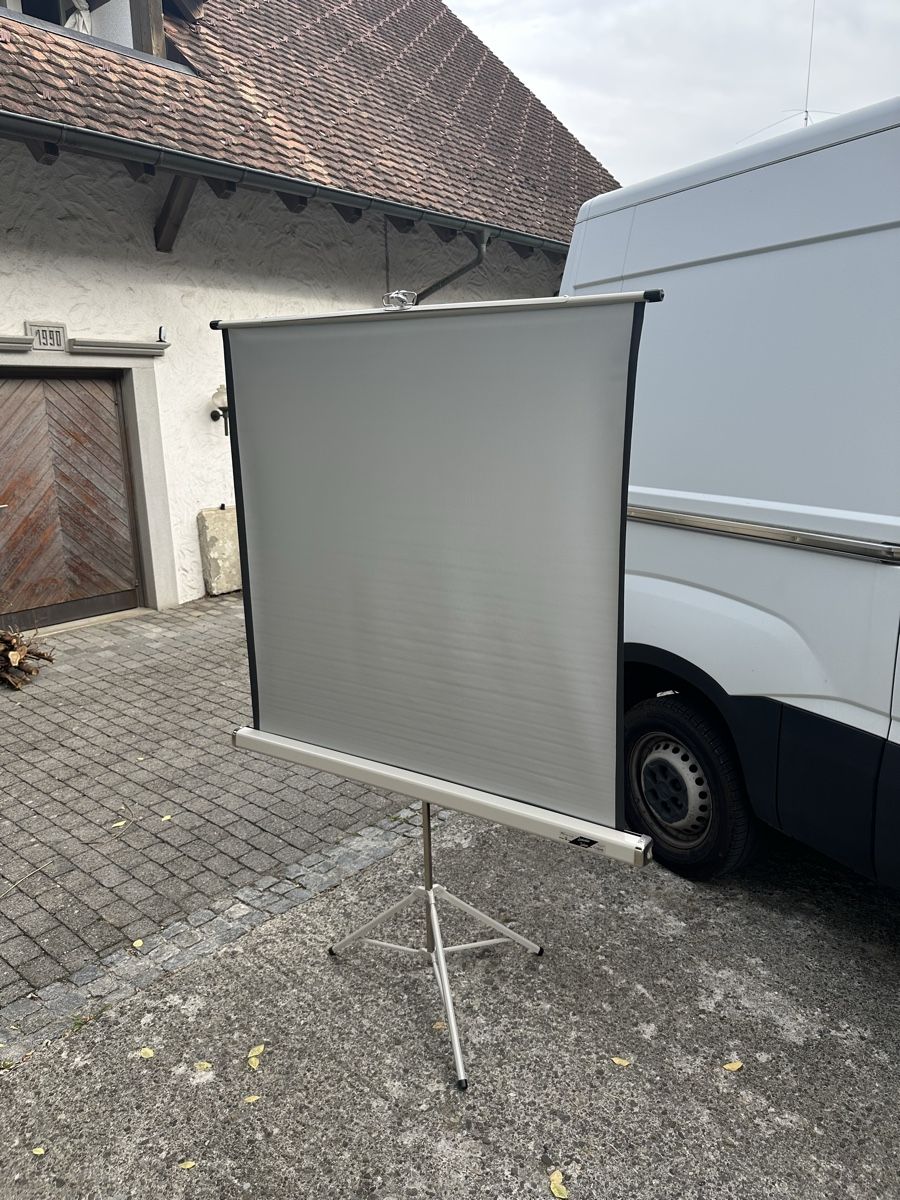 Staffeleien: Beamerleinwand Projektorleinwand – Gebraucht aus Villmergen von Bezdupe