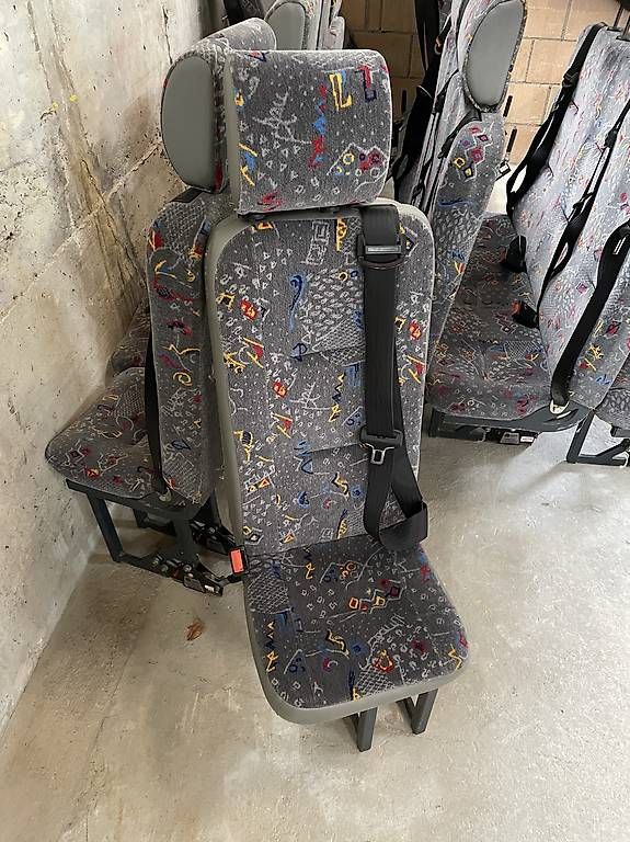 Seggiolini per auto: Kindersitze mit Wechselsystem – Usato da Illgau venduto da samuelbuergler 2