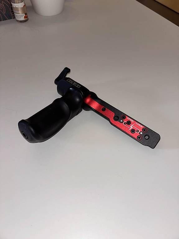 Camcorder: Outrigger Handle RED Komodo 6k – Gebraucht aus Cadempino von iva_xqb8