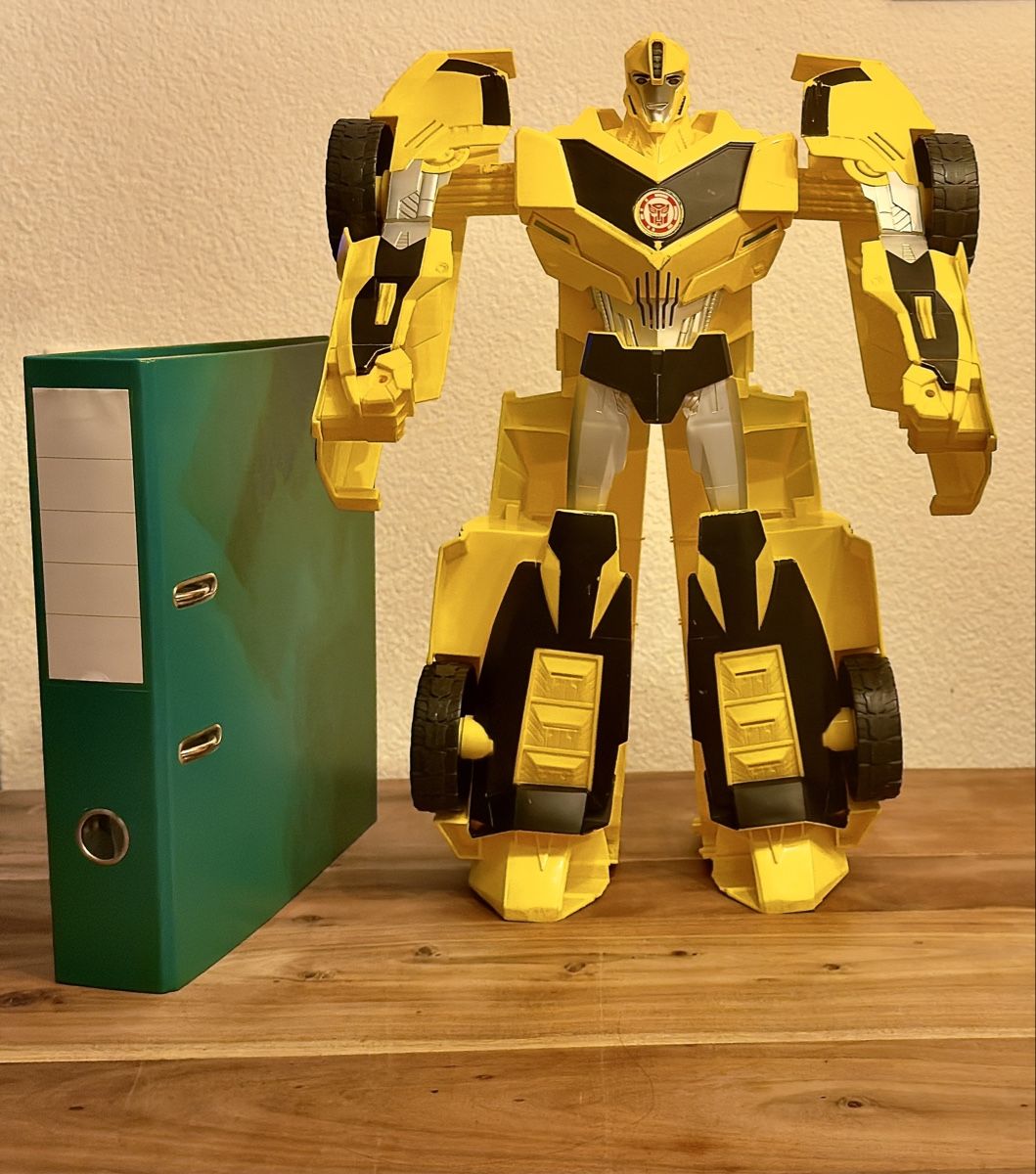 Statuette: Transformers Bumblebee Figur mit Auto-Modus (gross) – Usato da Thayngen venduto da AyhanSH 1