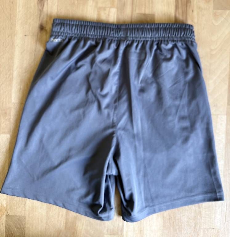 Puma Pantaloni: Puma, kurze Hosen, Grösse 152 – Usato da Biel/Bienne venduto da ssteini 1